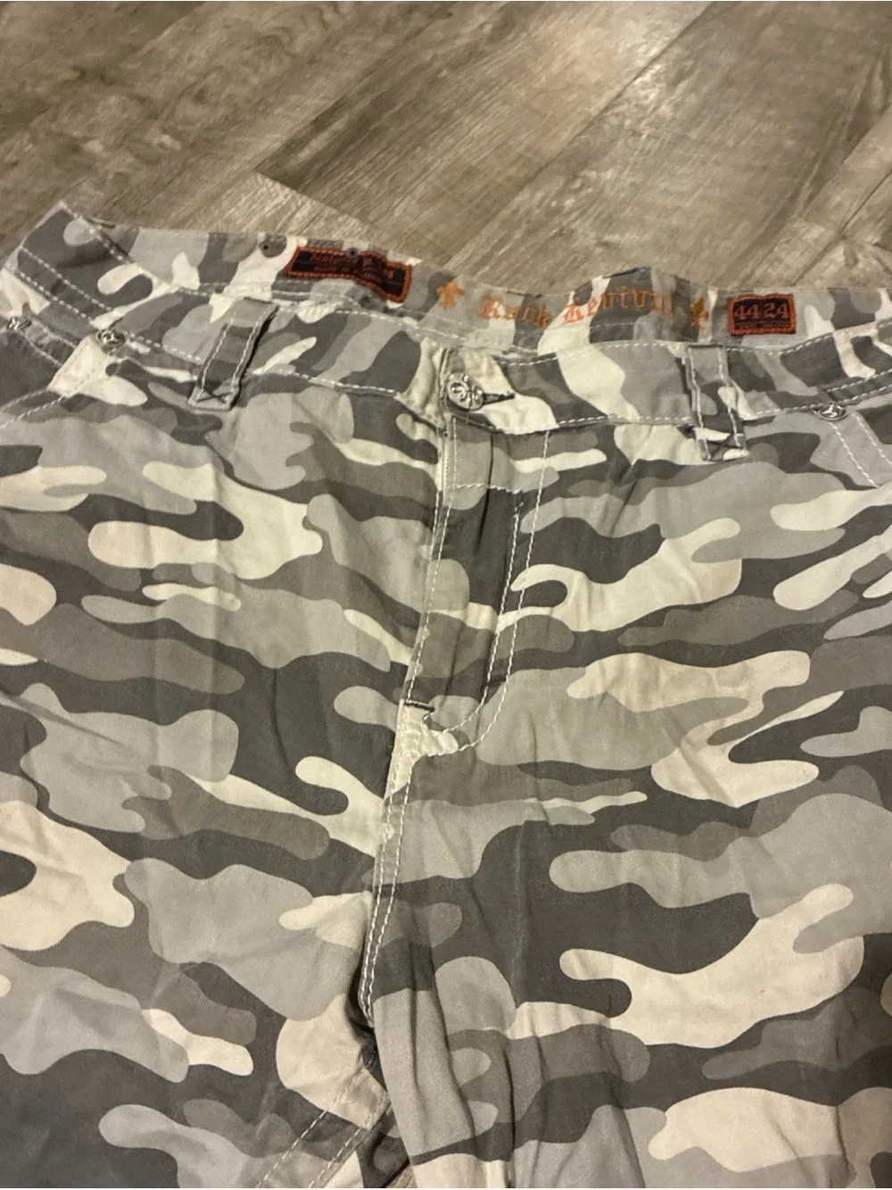 Rock Revival Arctic Camo Gray Cargo Shorts SZ 42 Vintage Pre Owned Used Rare